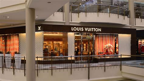 what time does louis vuitton close|louis vuitton locator.